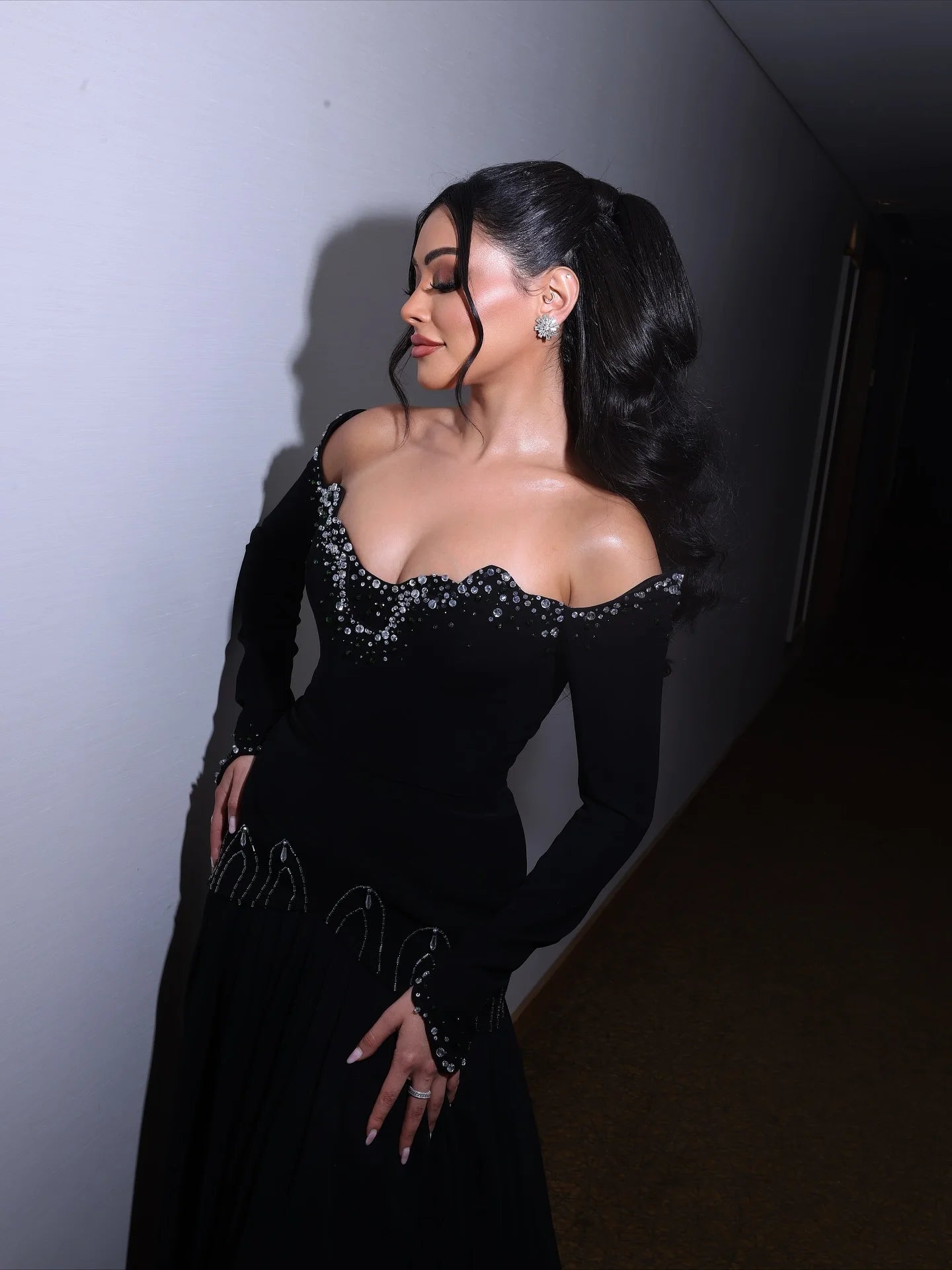 Customized Elegant Off-the-shoulder Prom Gown Women's Black Beaded Party Evening Dress and Floor-length Special Occasion Dresses