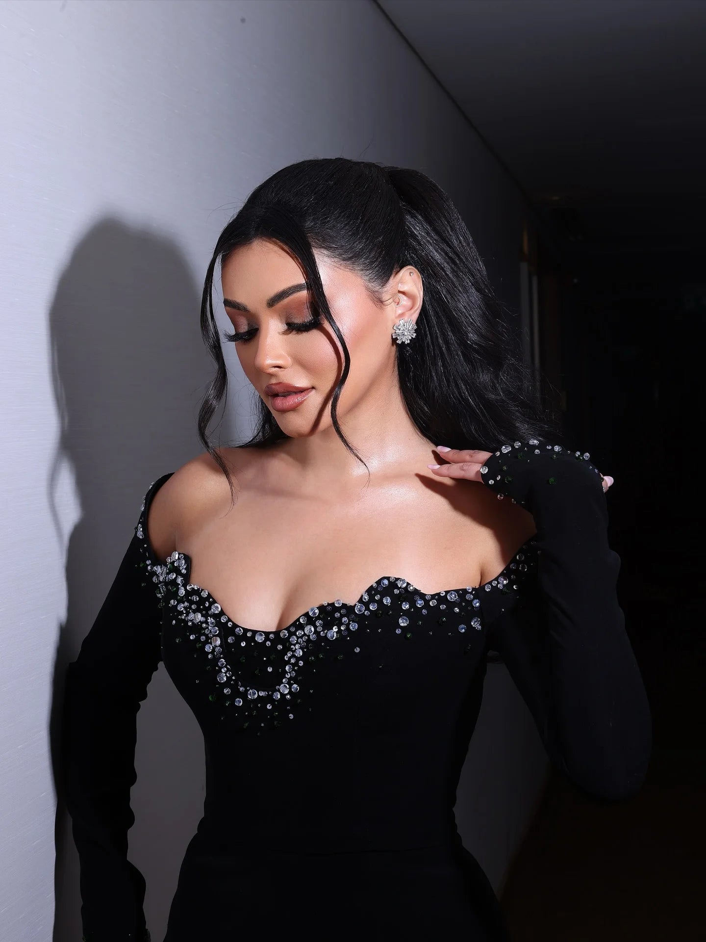 Customized Elegant Off-the-shoulder Prom Gown Women's Black Beaded Party Evening Dress and Floor-length Special Occasion Dresses