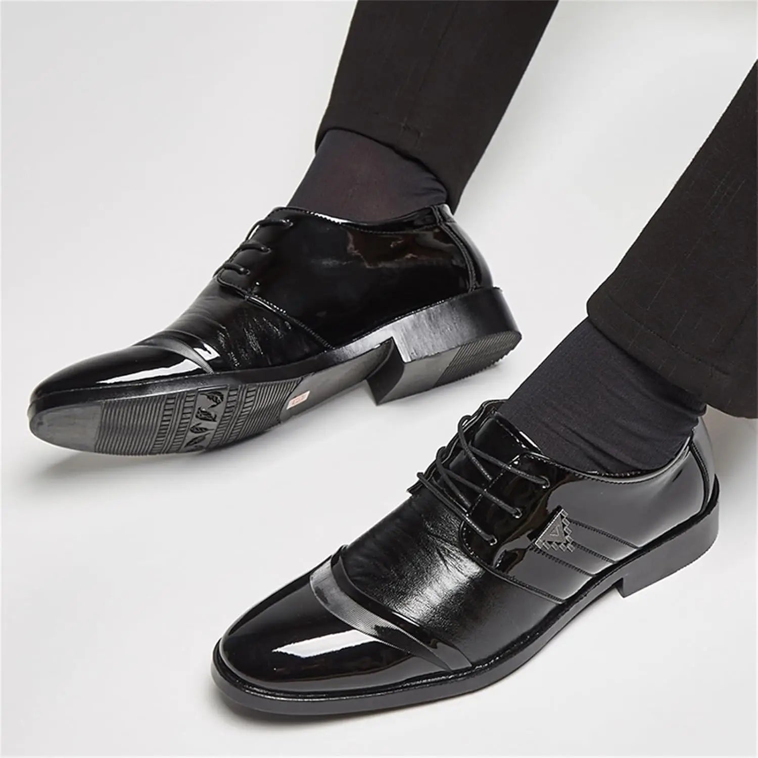 Mens Lace Up Dress Shoes Modern Formal Business Casual Office Suit Tuxedo Patent Leather Oxford Shoes